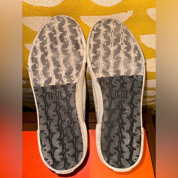 Frye Ludlow Mid-Top Off-White Canvas Print Sneakers - 9.5 US Men's - Picture 7 of 9